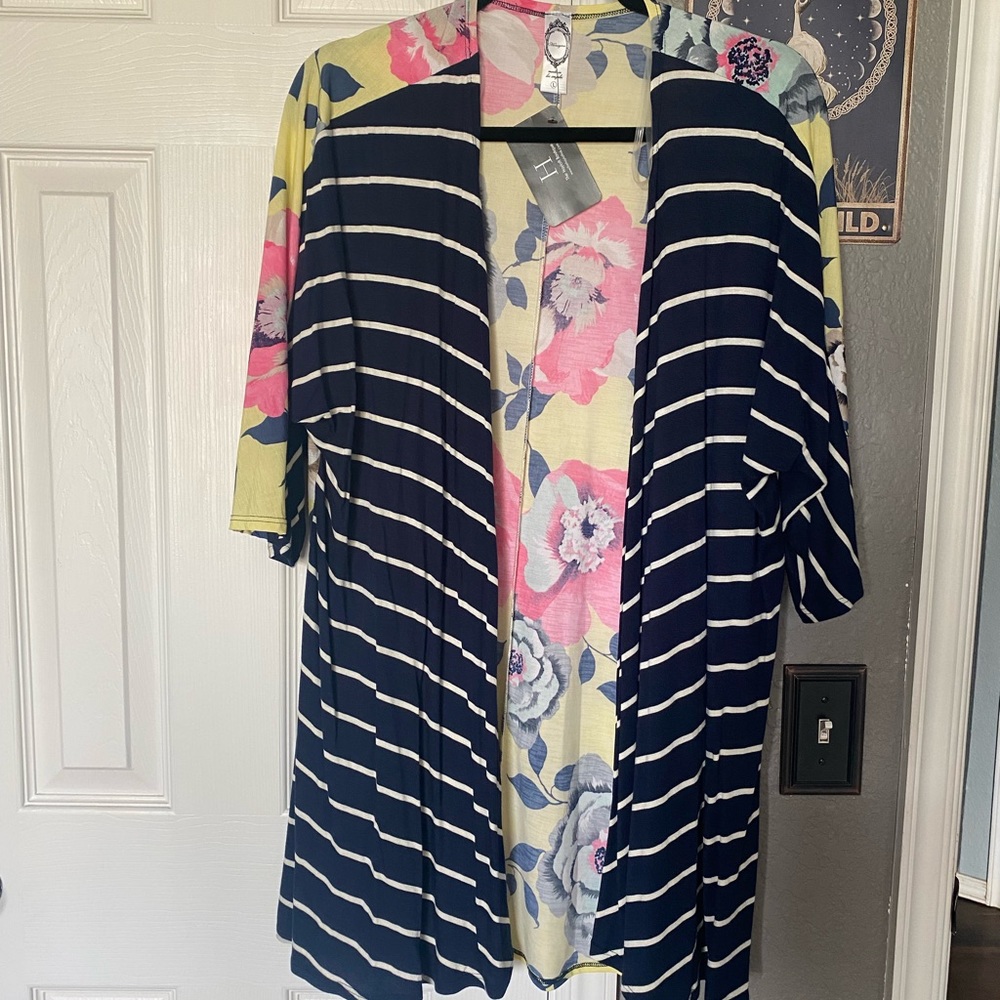 HoneyMe Large Kimono - new with tags-